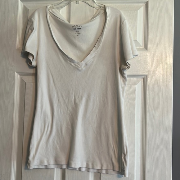 Old Navy White Vneck - Picture 1 of 3